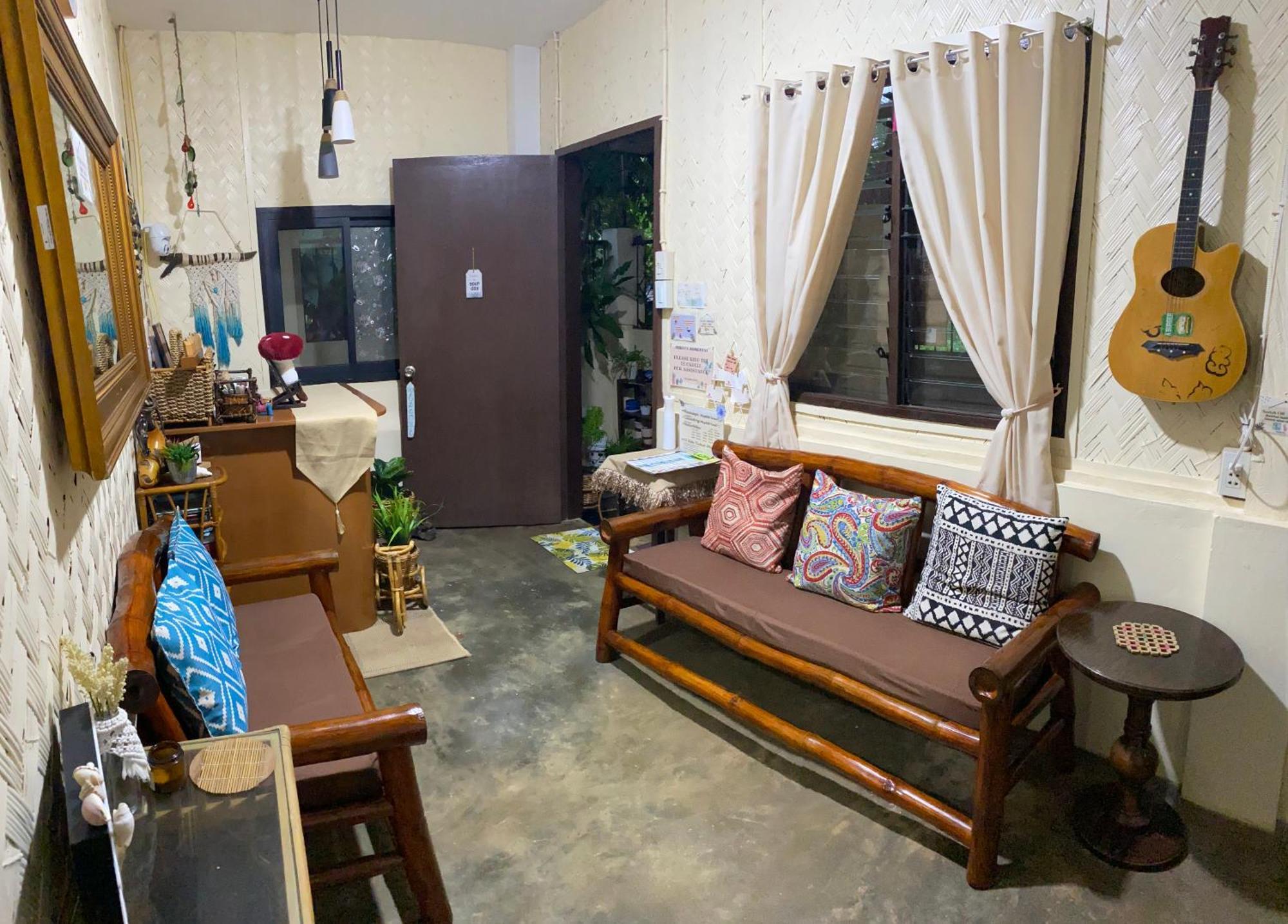Hiraya Homestay Coron Exterior foto